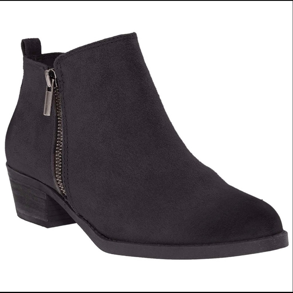 CARLOS Brie Ankle Booties